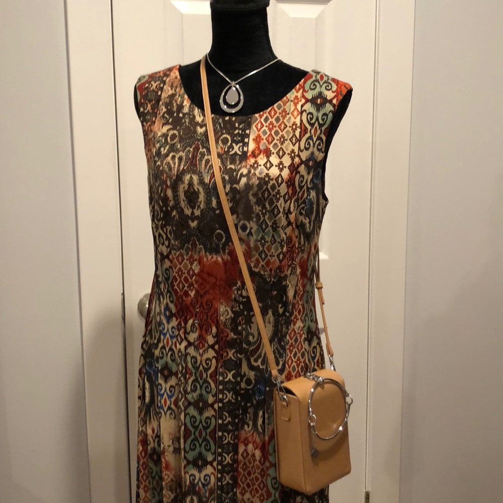 Dress - Picture 5 of 5